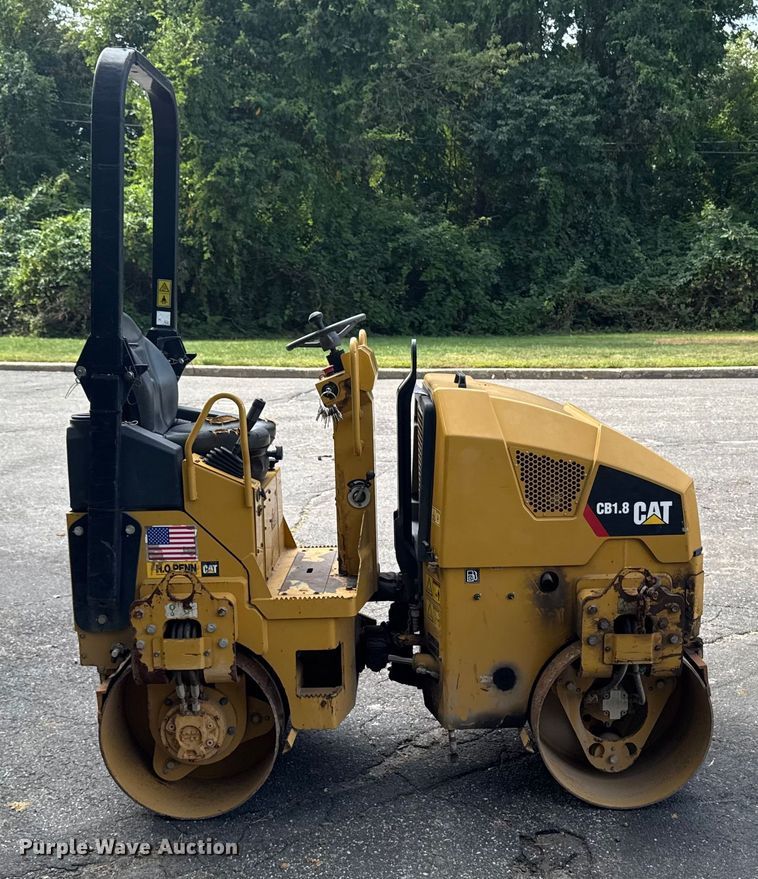 COMPACTADOR 2019 CATERPILLAR CB18