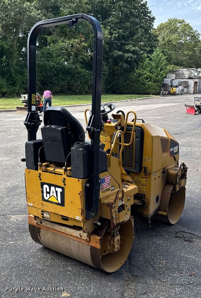 COMPACTADOR 2019 CATERPILLAR CB18