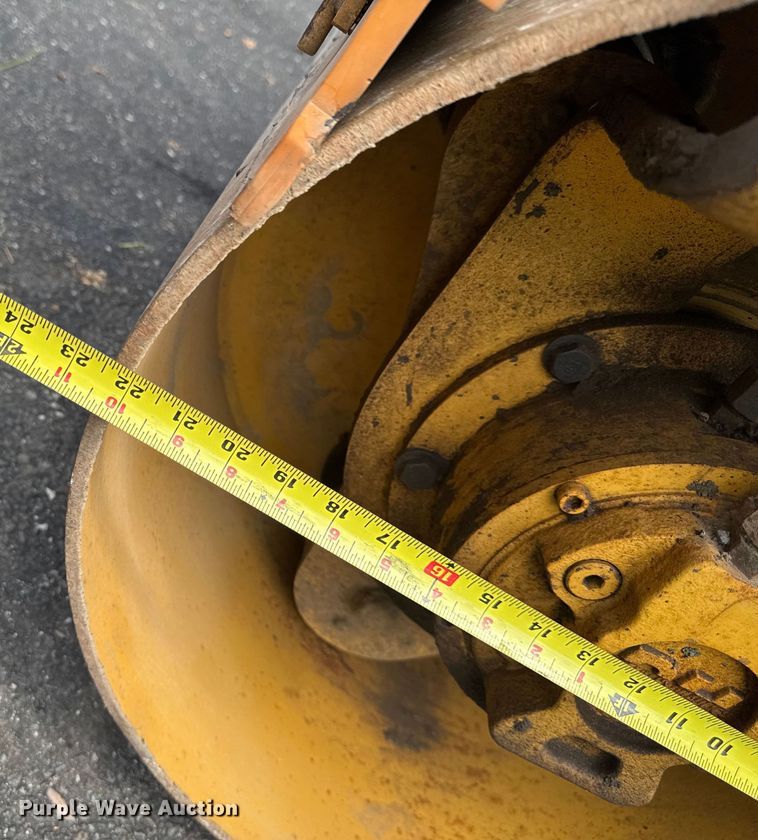 image for item EV4018 2019 Caterpillar CB1.8 double drum vibratory roller