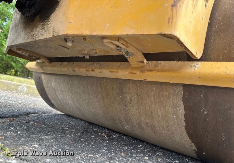 image for item EV4018 2019 Caterpillar CB1.8 double drum vibratory roller