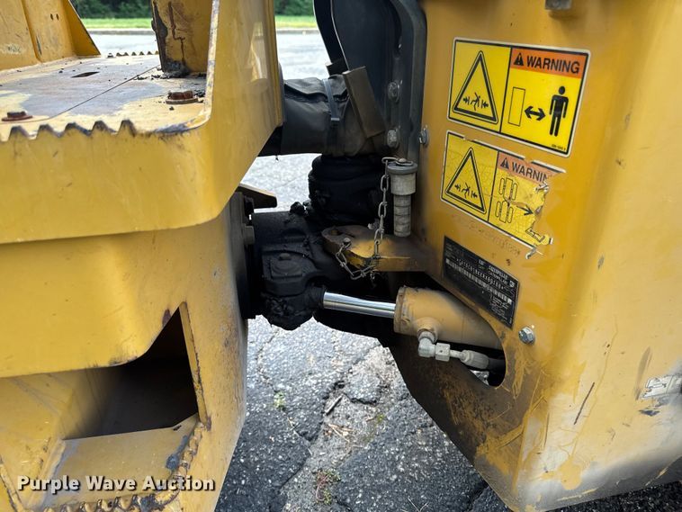 image for item EV4018 2019 Caterpillar CB1.8 double drum vibratory roller