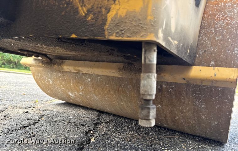 image for item EV4018 2019 Caterpillar CB1.8 double drum vibratory roller