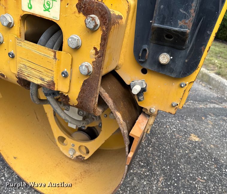 image for item EV4018 2019 Caterpillar CB1.8 double drum vibratory roller
