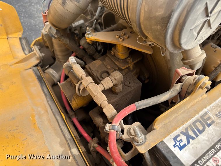 image for item EV4018 2019 Caterpillar CB1.8 double drum vibratory roller