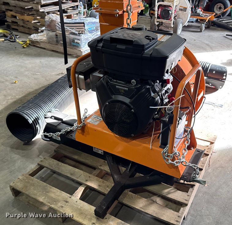 image for item EV4031 Scag TLS20-18BV leaf vacuum