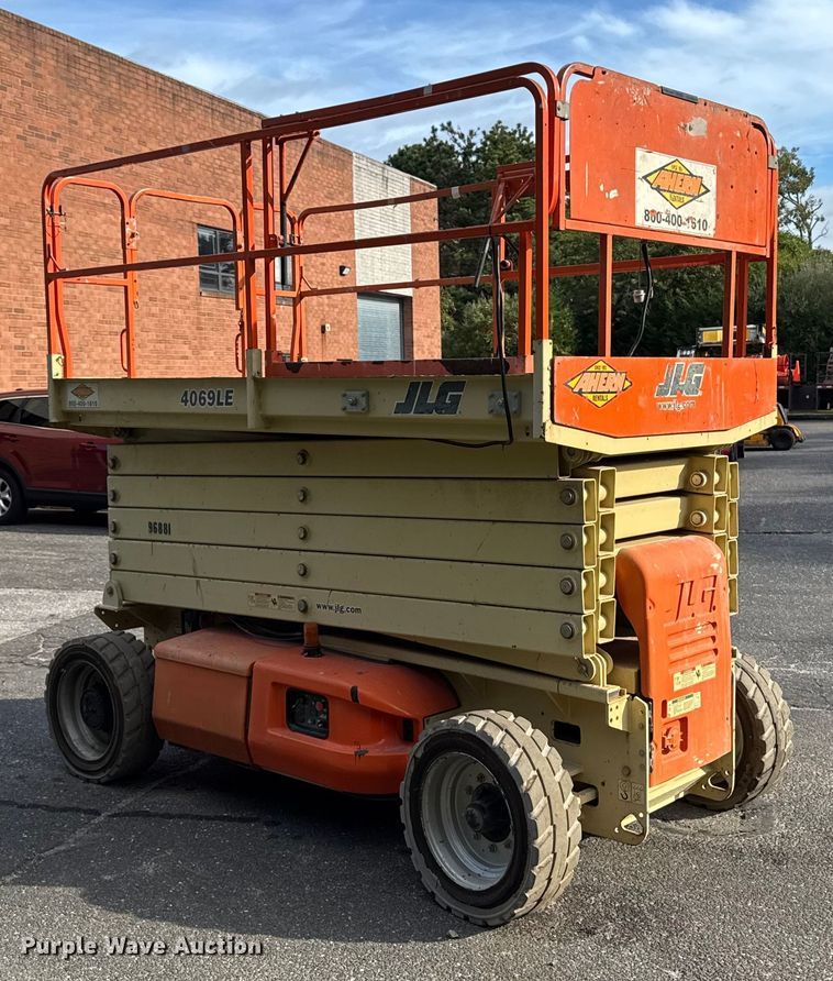image for item EV4037 2009 JLG 4069LE scissor lift
