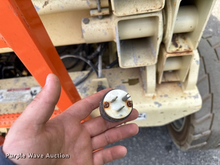 image for item EV4037 2009 JLG 4069LE scissor lift