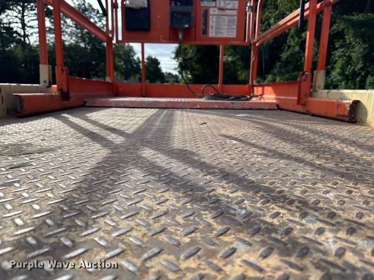 image for item EV4037 2009 JLG 4069LE scissor lift