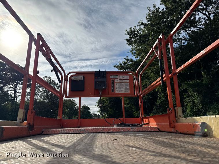 image for item EV4037 2009 JLG 4069LE scissor lift
