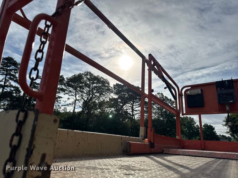 image for item EV4037 2009 JLG 4069LE scissor lift