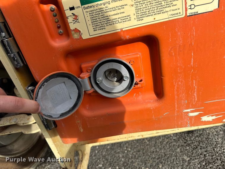 image for item EV4037 2009 JLG 4069LE scissor lift