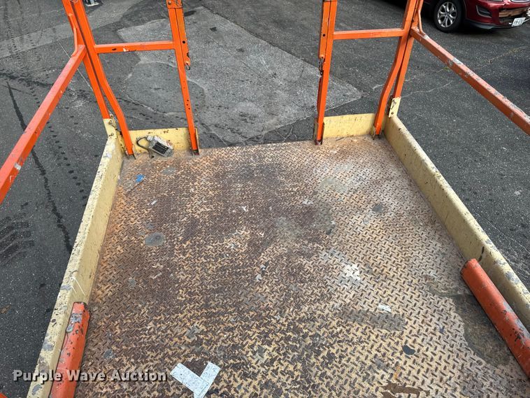 image for item EV4037 2009 JLG 4069LE scissor lift