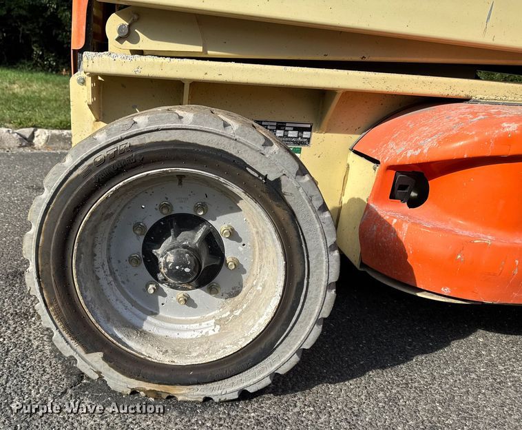 image for item EV4037 2009 JLG 4069LE scissor lift