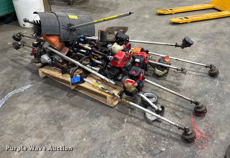 image for item EV4040 (12) string trimmers