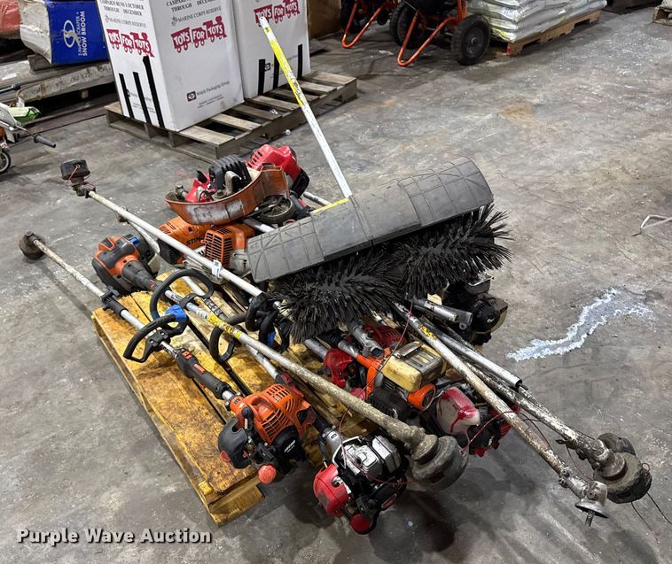 image for item EV4040 (12) string trimmers