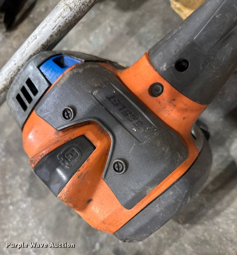 image for item EV4040 (12) string trimmers