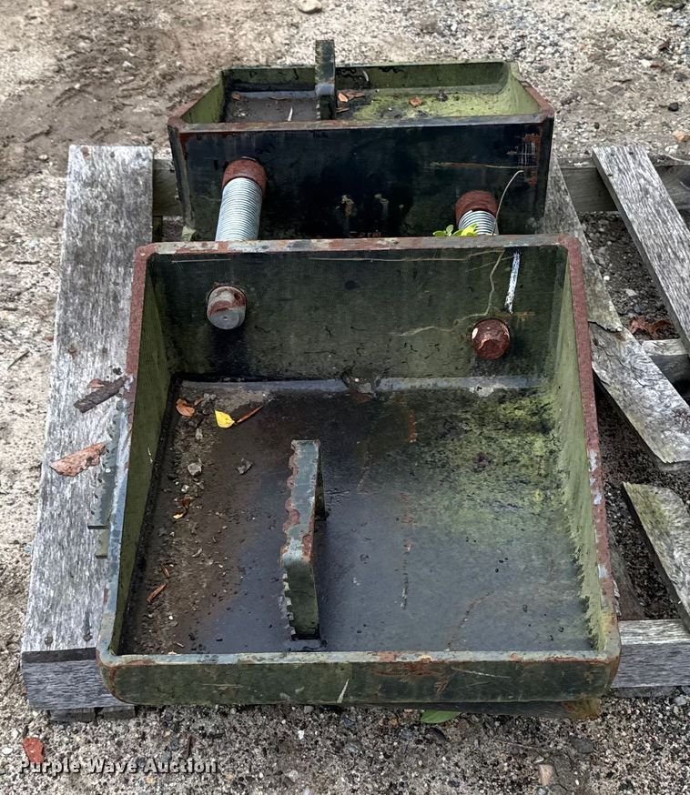 image for item EV4051 Skid steer hammer bracket