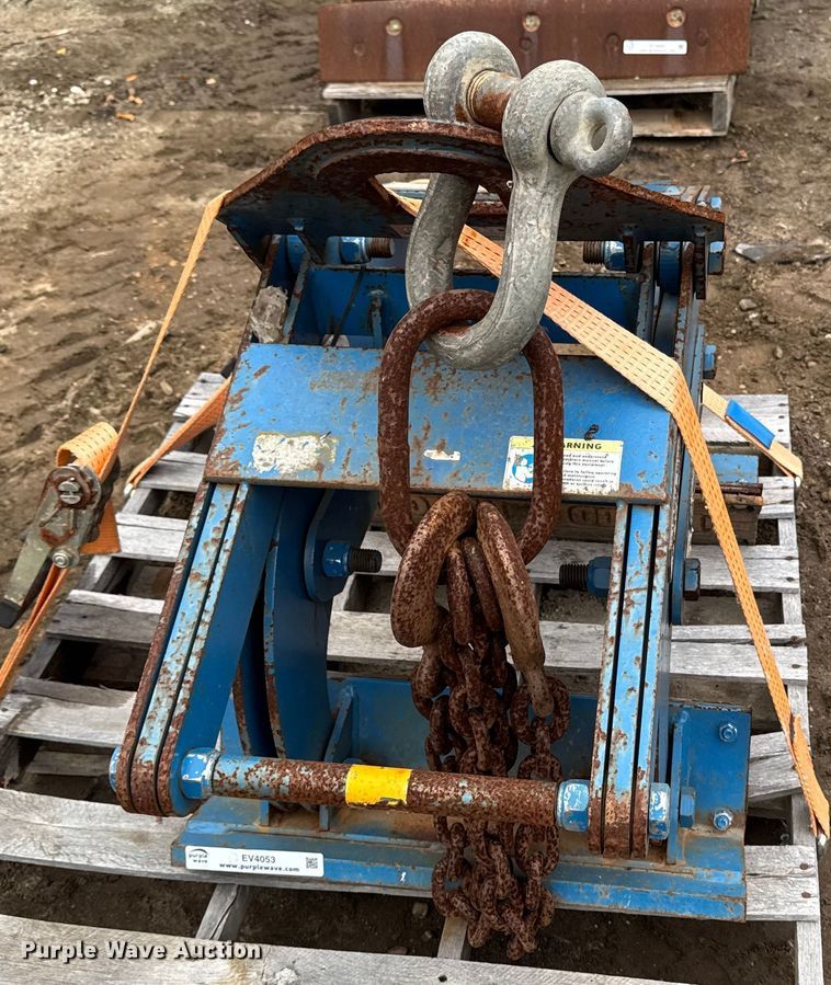 image for item EV4053 (2) excavator clamps