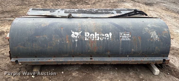 image for item EV4058 2015 Bobcat 84 sweeper skid steer sweeper