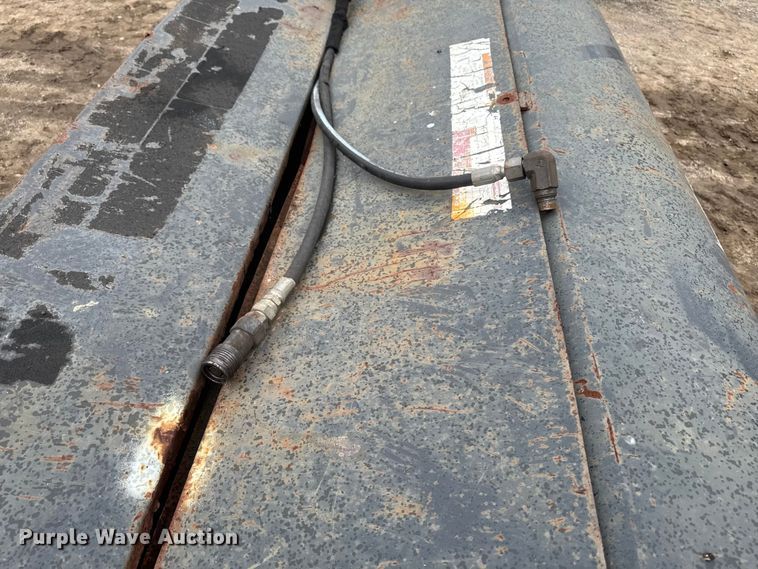 image for item EV4058 2015 Bobcat 84 sweeper skid steer sweeper