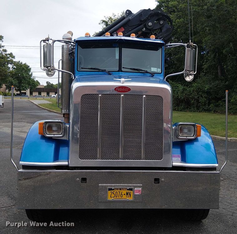 image for item EV4064 2012 Peterbilt 365 crane truck