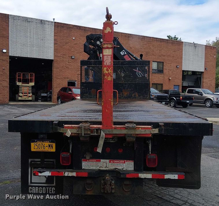 image for item EV4064 2012 Peterbilt 365 crane truck