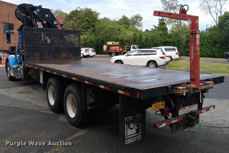 image for item EV4064 2012 Peterbilt 365 crane truck