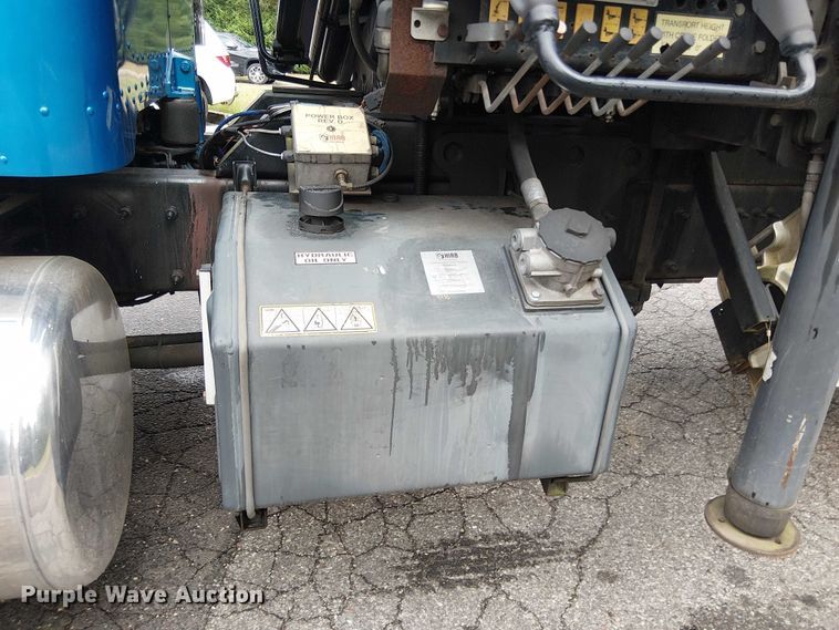 image for item EV4064 2012 Peterbilt 365 crane truck