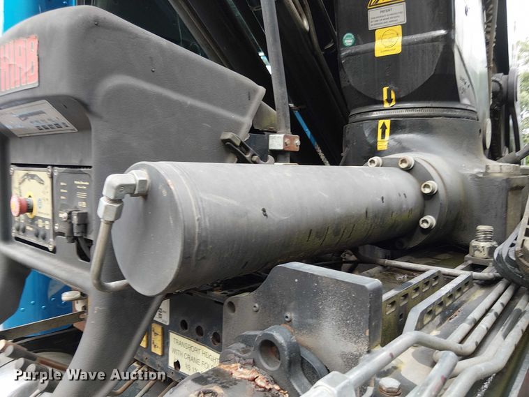 image for item EV4064 2012 Peterbilt 365 crane truck