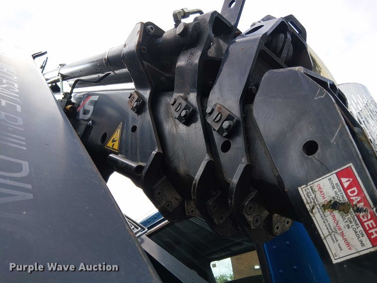 image for item EV4064 2012 Peterbilt 365 crane truck