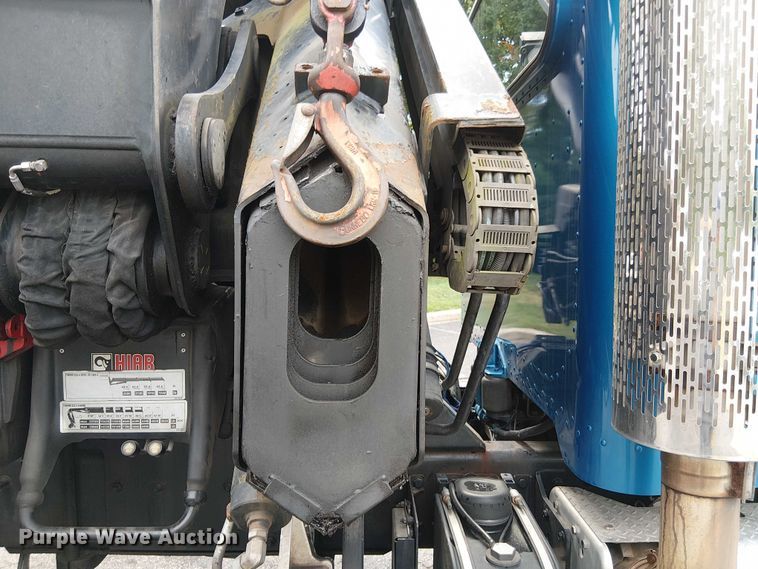 image for item EV4064 2012 Peterbilt 365 crane truck