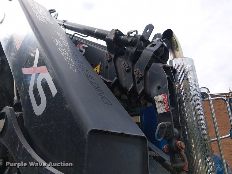 image for item EV4064 2012 Peterbilt 365 crane truck