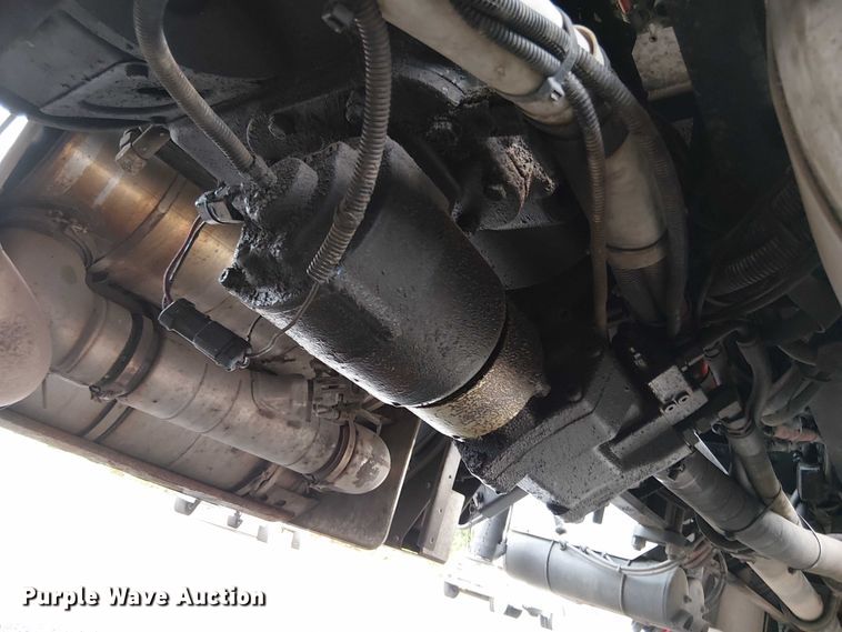 image for item EV4064 2012 Peterbilt 365 crane truck