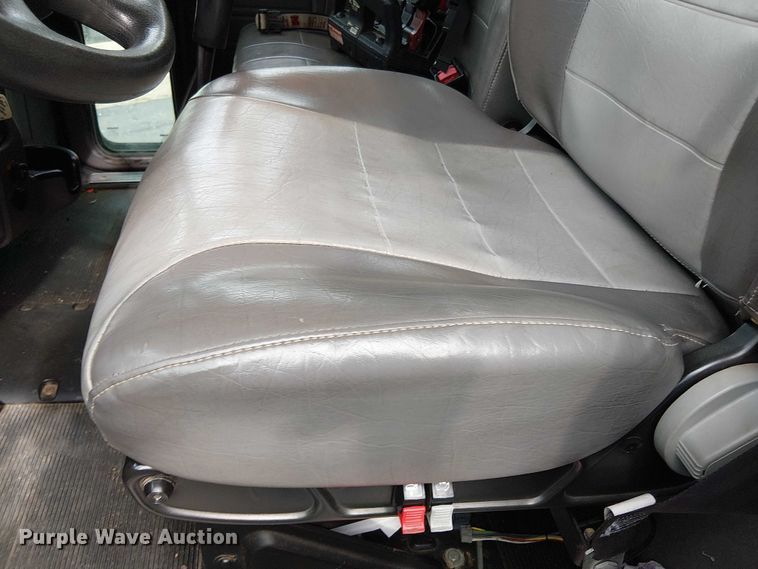 image for item EV4064 2012 Peterbilt 365 crane truck