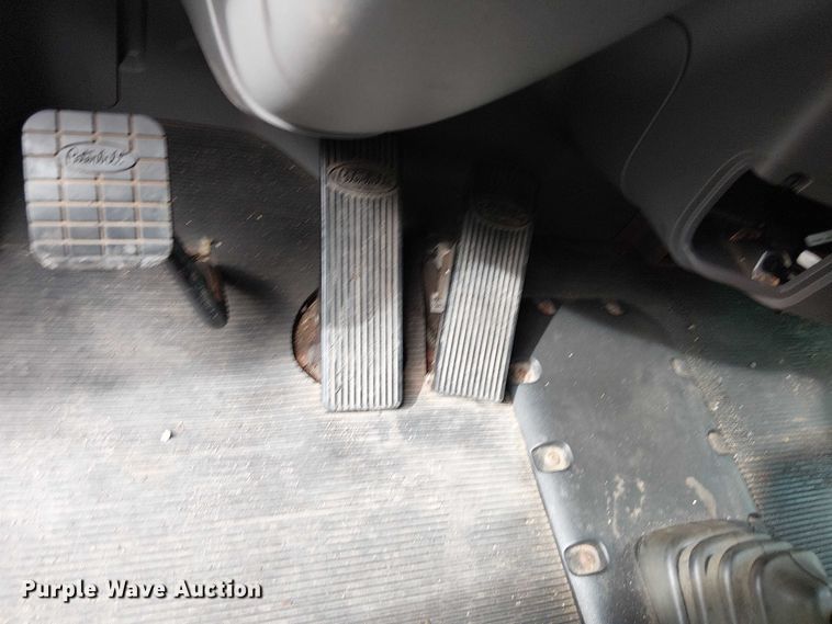 image for item EV4064 2012 Peterbilt 365 crane truck