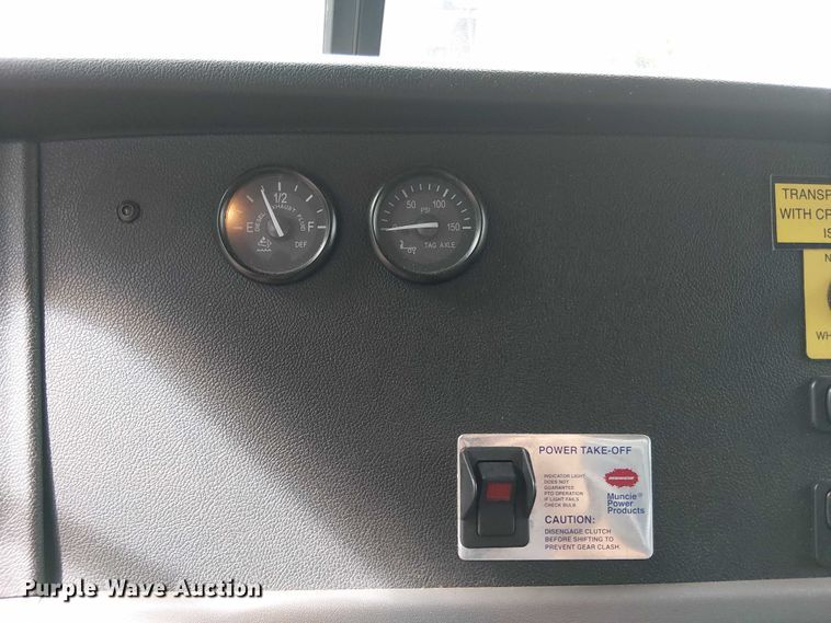 image for item EV4064 2012 Peterbilt 365 crane truck