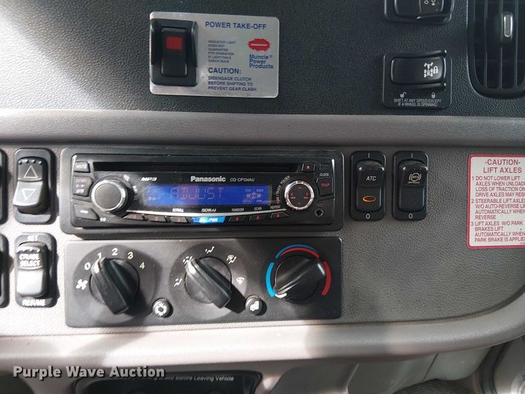 image for item EV4064 2012 Peterbilt 365 crane truck