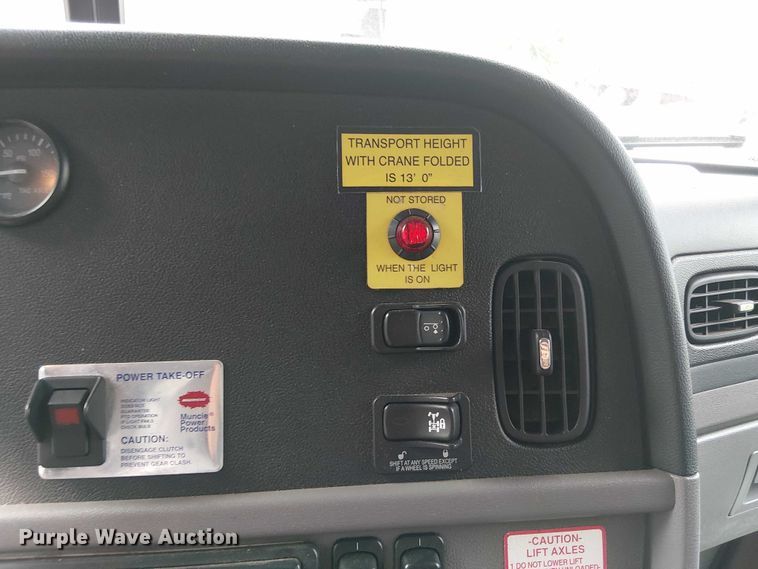 image for item EV4064 2012 Peterbilt 365 crane truck