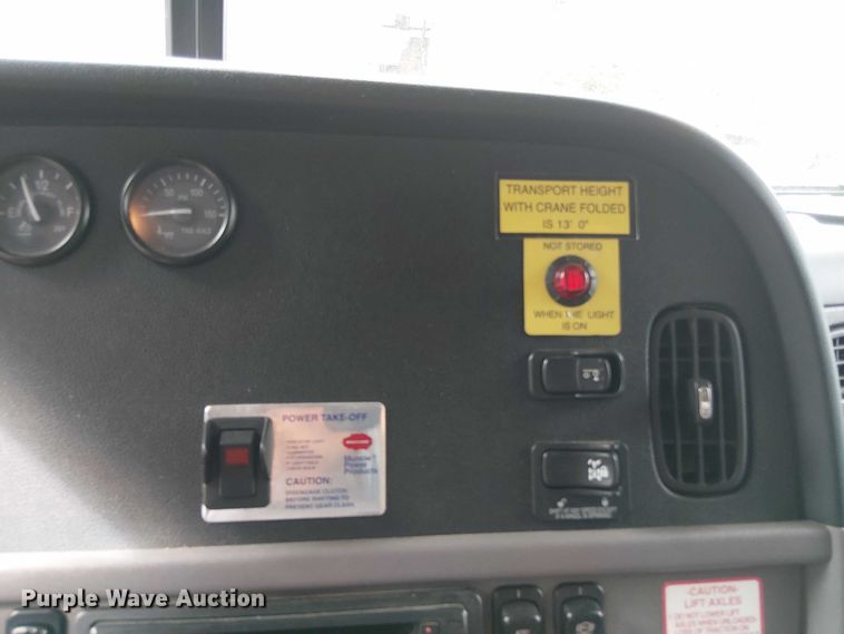 image for item EV4064 2012 Peterbilt 365 crane truck