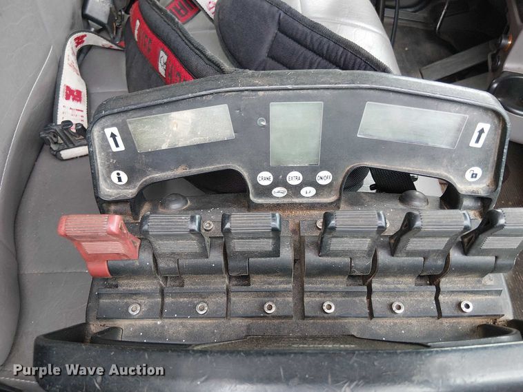 image for item EV4064 2012 Peterbilt 365 crane truck