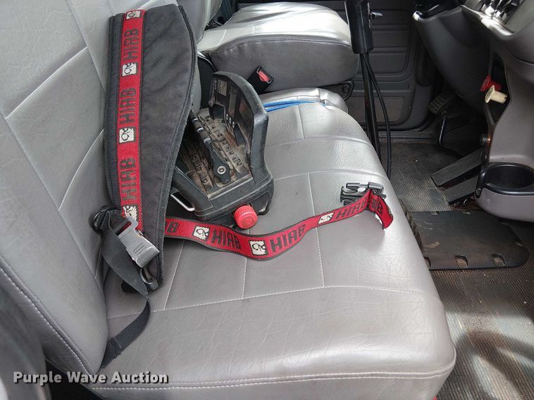 image for item EV4064 2012 Peterbilt 365 crane truck