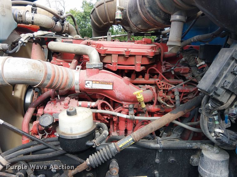 image for item EV4064 2012 Peterbilt 365 crane truck