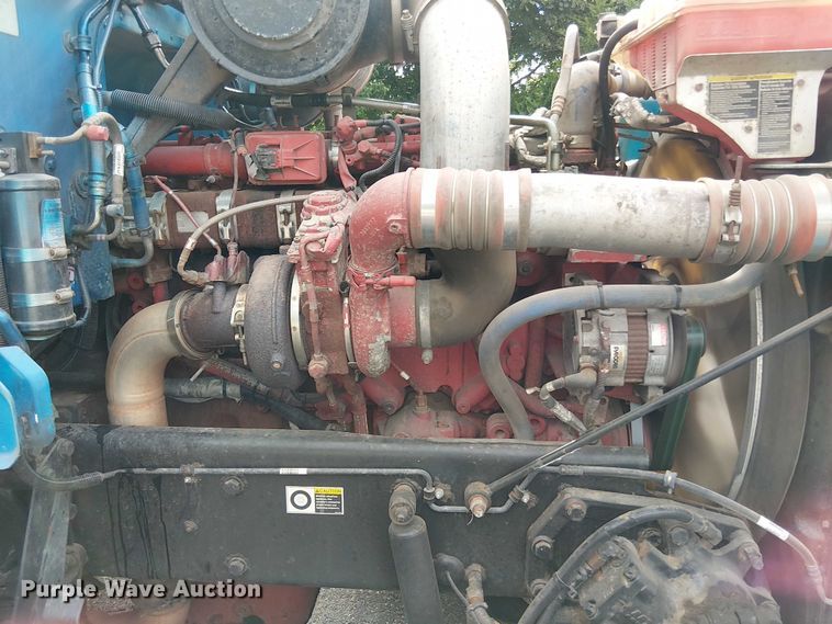 image for item EV4064 2012 Peterbilt 365 crane truck