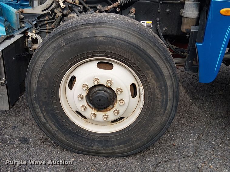 image for item EV4064 2012 Peterbilt 365 crane truck