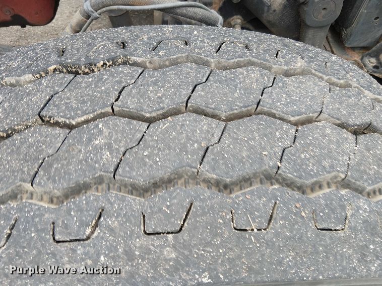 image for item EV4064 2012 Peterbilt 365 crane truck