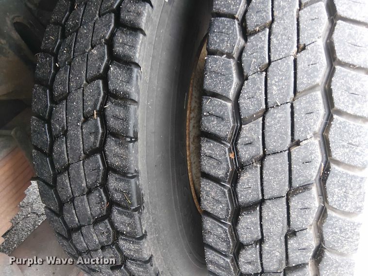 image for item EV4064 2012 Peterbilt 365 crane truck