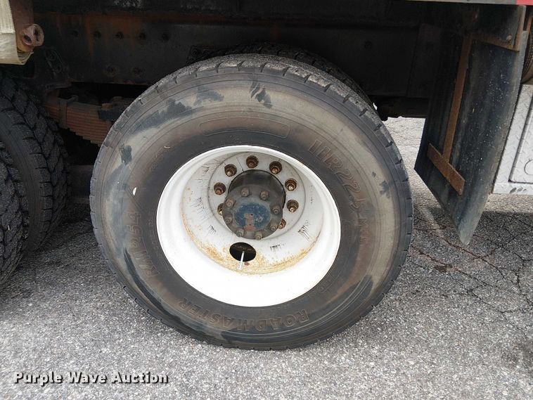 image for item EV4064 2012 Peterbilt 365 crane truck