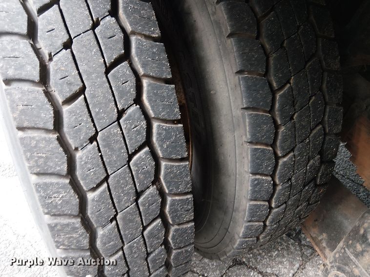 image for item EV4064 2012 Peterbilt 365 crane truck