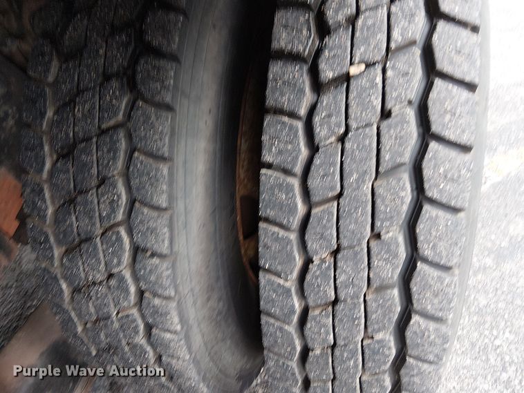 image for item EV4064 2012 Peterbilt 365 crane truck