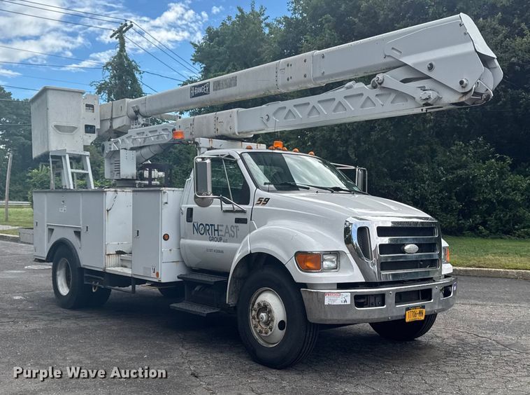 CAMIóN CON CANASTILLA 2008 FORD TEREX